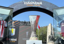 Avrupa Ligi kupasını Beşiktaş Meydanı’na İlhan Mansız getirdi