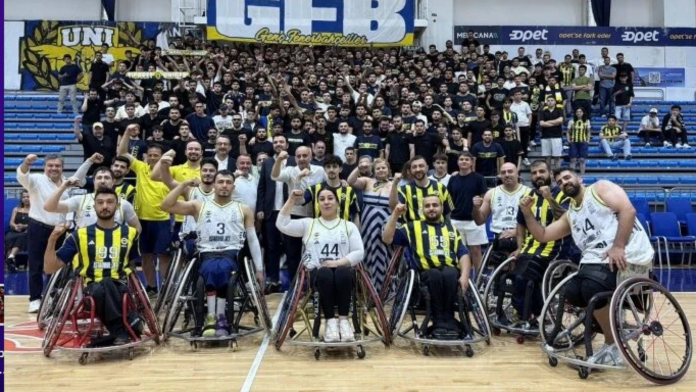 fenerbahce-istanbul-jet-besiktasi-yenerek-final-serisinde-1-0-one-gecti-9nqhcTw9.png
