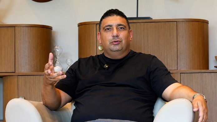 ali-safak-ozturk-besiktasla-yasadigi-gerginligi-anlatti-oyuncuyu-ayartmaya-calistilar-7bQe9vqa.jpg