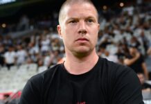 Midtjylland Teknik Yöneticisi Tullberg, Beşiktaş tribünlerini öve öve bitiremedi