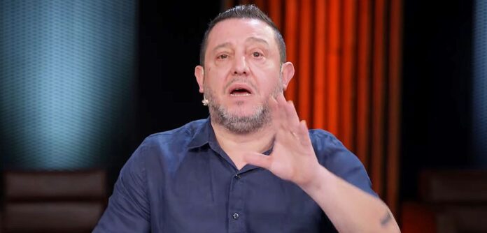 nihat-kahveciden-besiktasa-ikaz-bu-cok-buyuk-sikinti-MbE85l2r.jpg